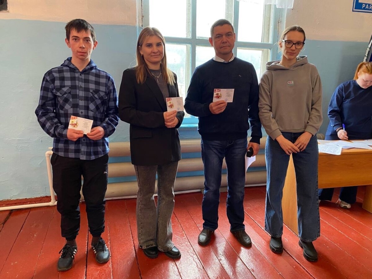 Студенты и преподаватели Нязепетровского филиала КПГТ получили знаки отличия ГТО