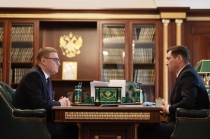 Алексей Текслер провел встречу с председателем КСП региона Алексеем Лошкиным